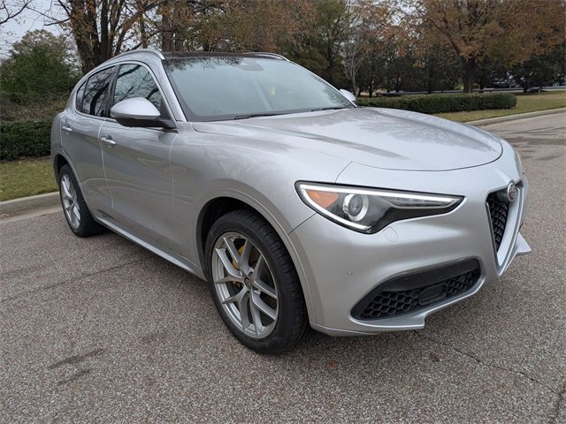 Used 2021 Alfa Romeo Stelvio Ti w/ Premium Package image 8
