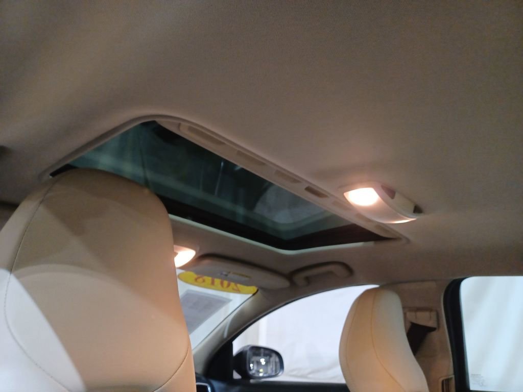 Used 2018 Volvo S60 T5 Dynamic w/ Protection Package image 16