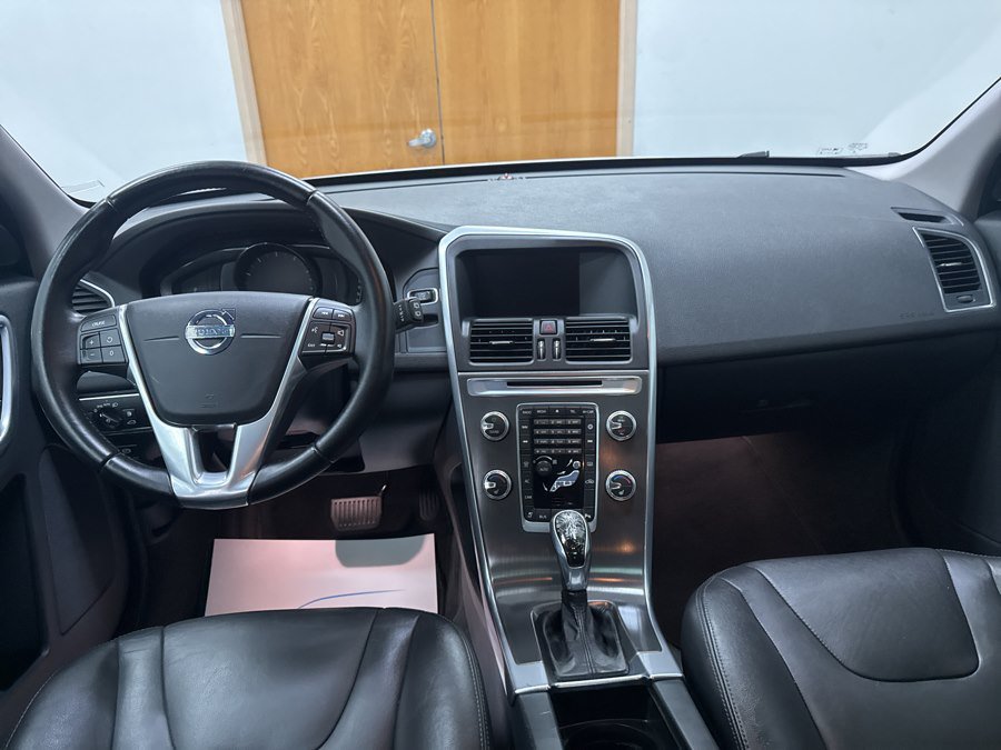 Used 2015 Volvo XC60 T5 AWD/4WD image 9