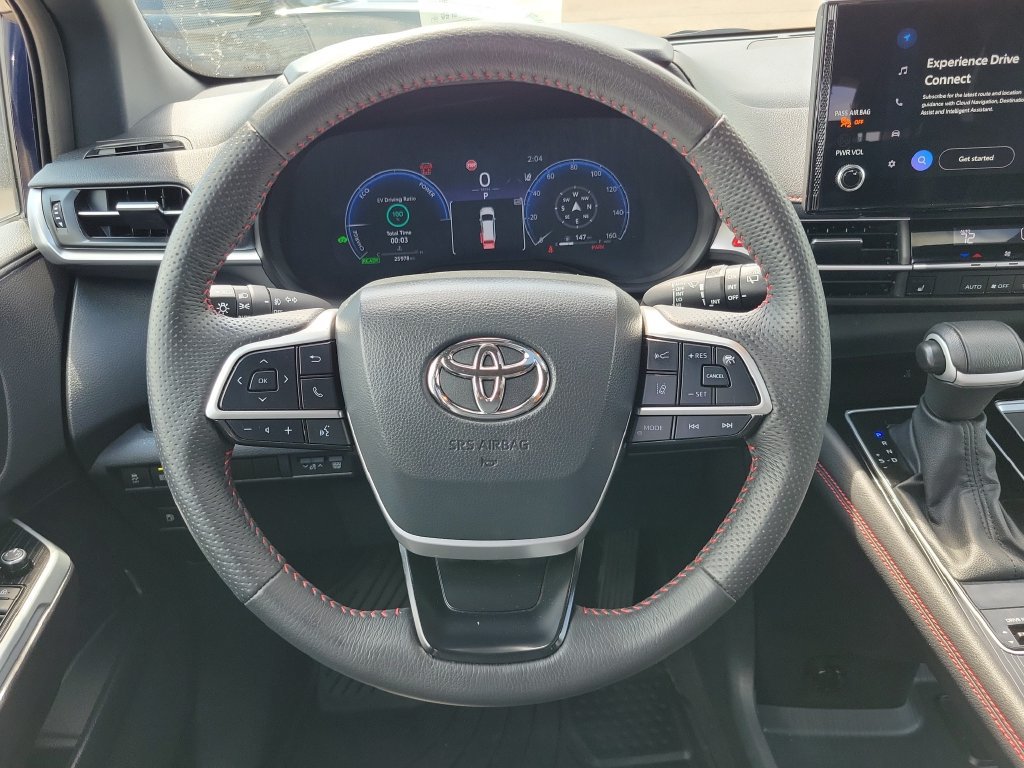 Used 2025 Toyota Sienna XSE FWD image 34