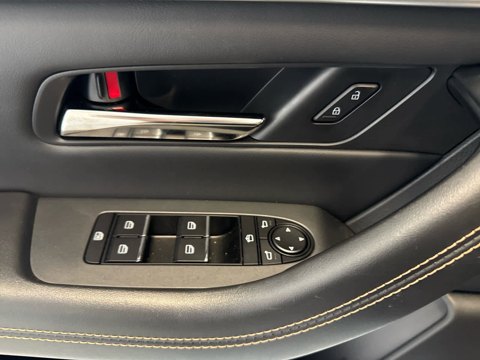 Certified 2025 MAZDA CX-90 Plug-In Hybrid w/ Premium Plus image 12