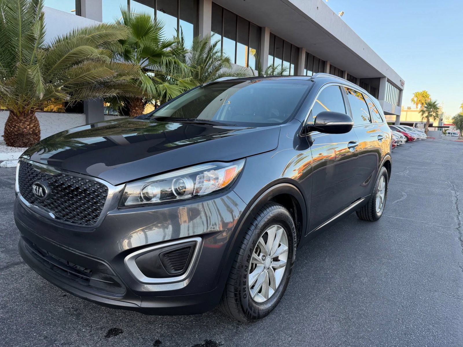 Used 2016 Kia Sorento FWD image 4