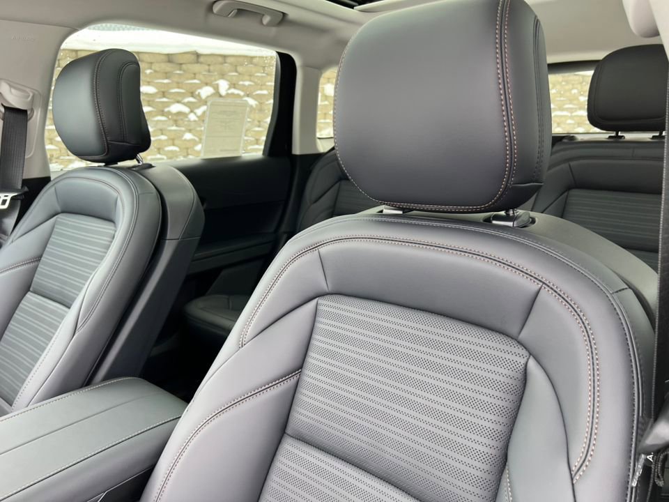 New 2026 Lincoln Nautilus Reserve w/ Jet Appearance Package AWD/4WD image 11