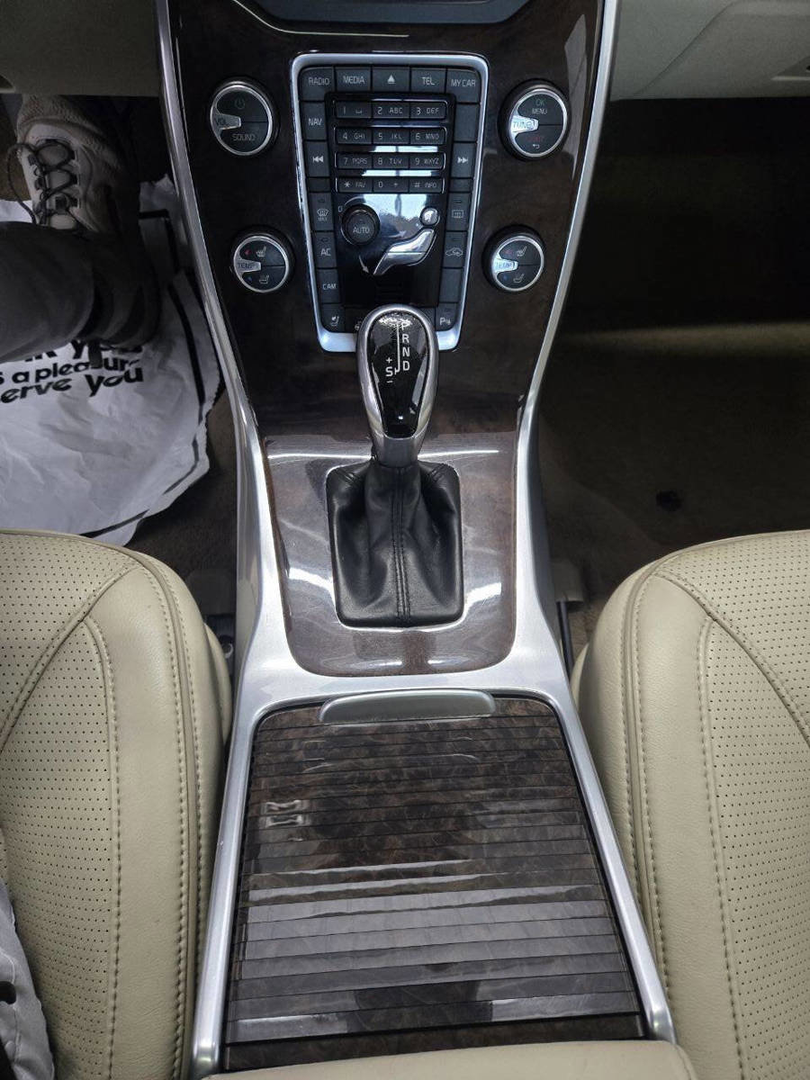 Used 2015 Volvo S80 T6 Platinum image 28