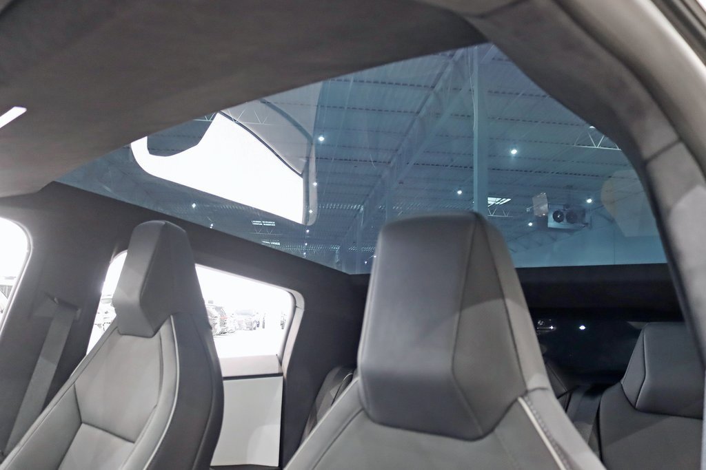 Used 2024 Tesla Cybertruck AWD Crew Cab image 35