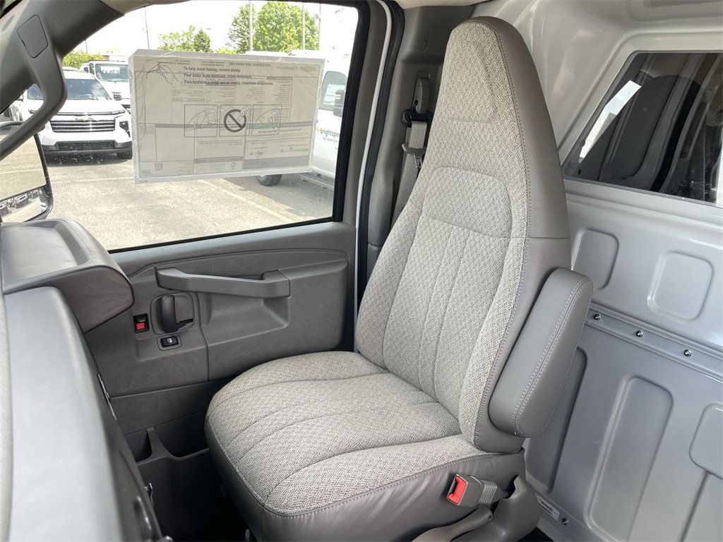 New 2025 Chevrolet Express 2500 w/ Driver Convenience Package image 17