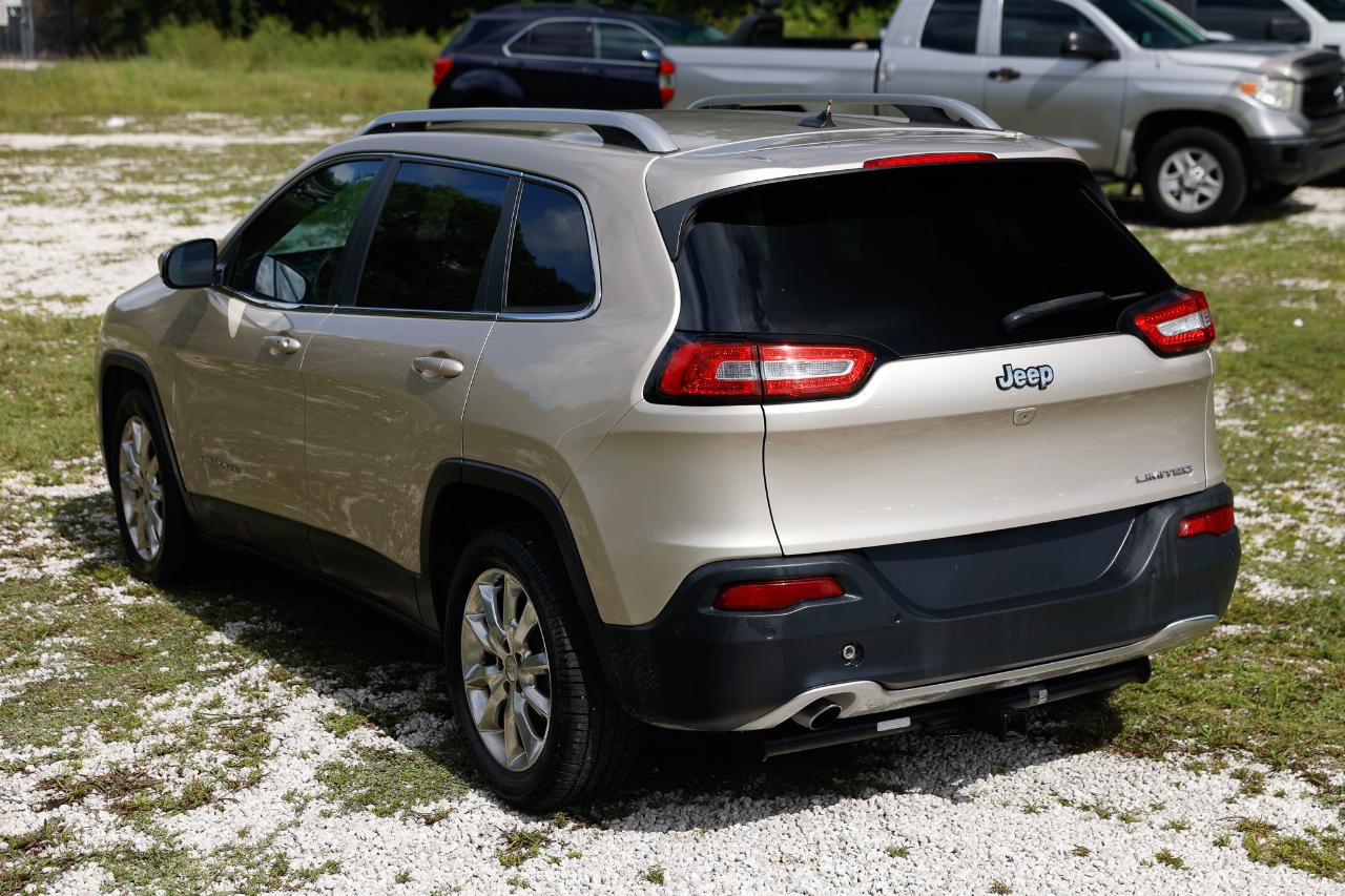 Used 2015 Jeep Cherokee Limited w/ Luxury Group FWD image 5