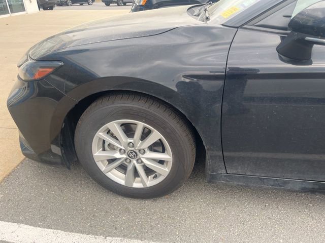 Used 2025 Toyota Camry LE image 8