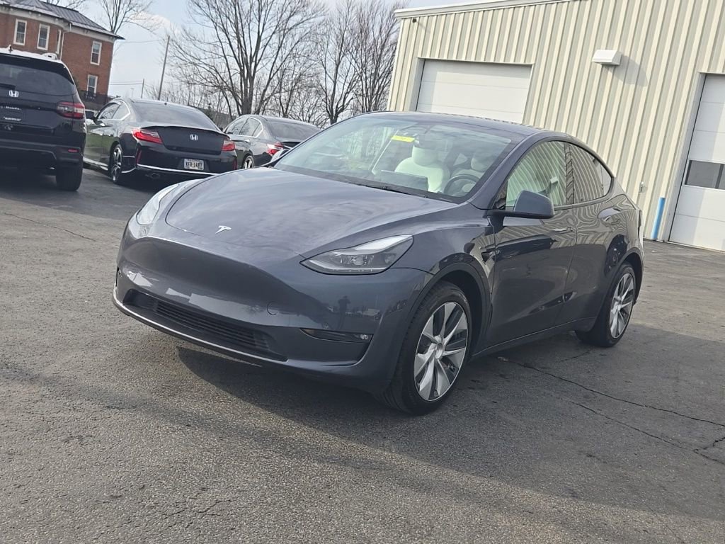 Used 2023 Tesla Model Y Long Range image 3