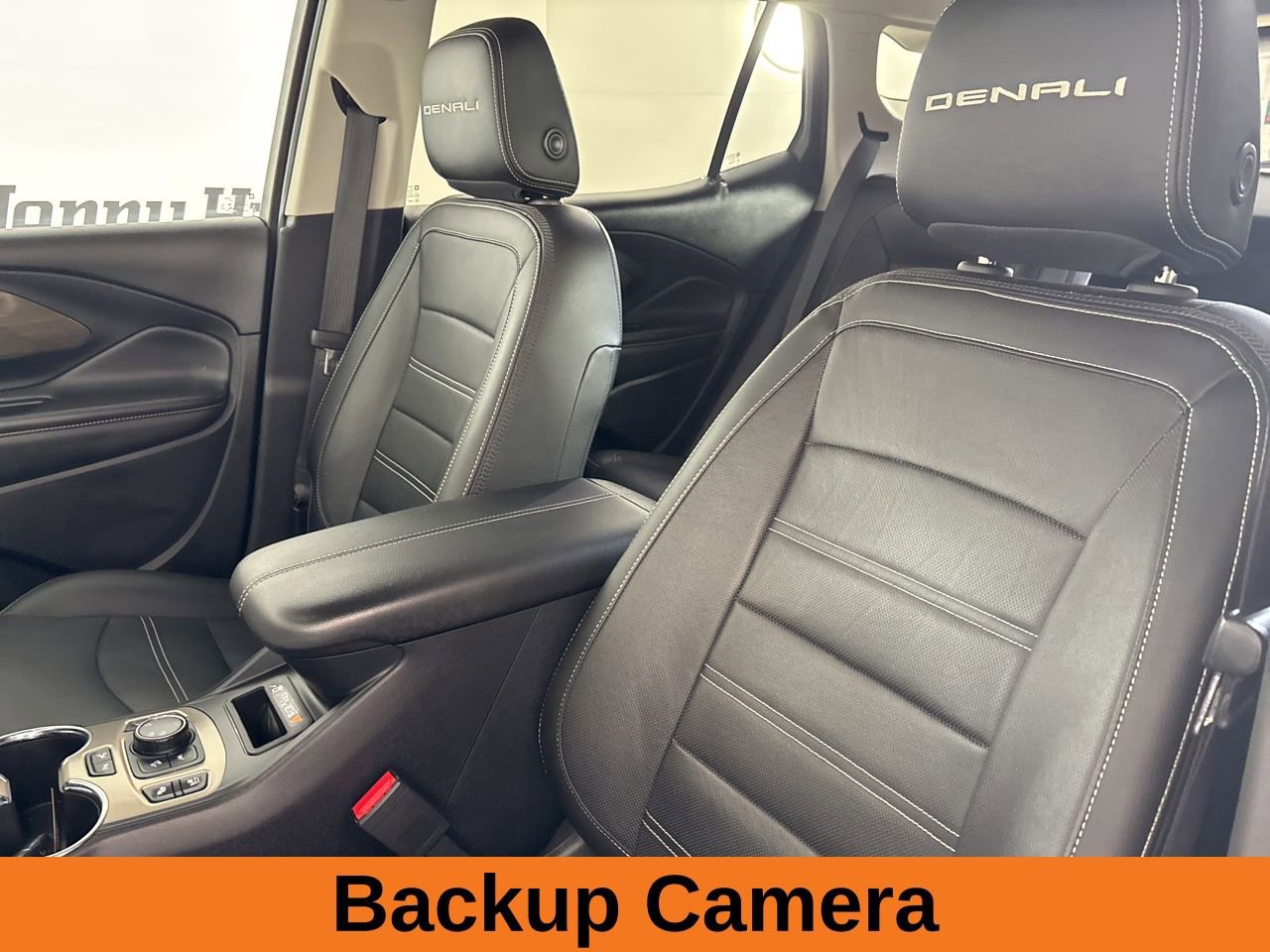 Used 2023 GMC Terrain Denali w/ Denali Premium Package image 10