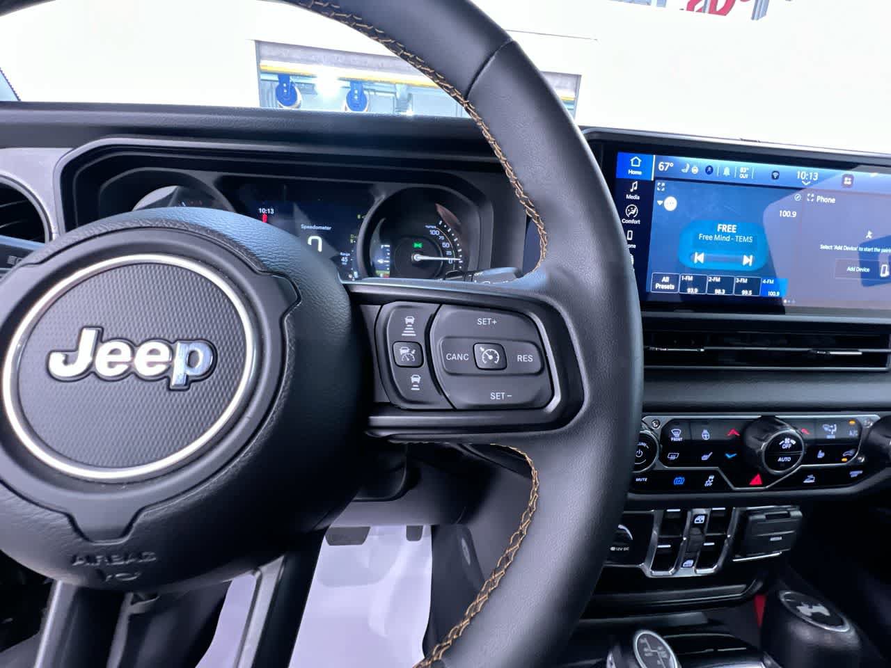 Used 2024 Jeep Wrangler Unlimited w/ Convenience Group AWD/4WD image 21