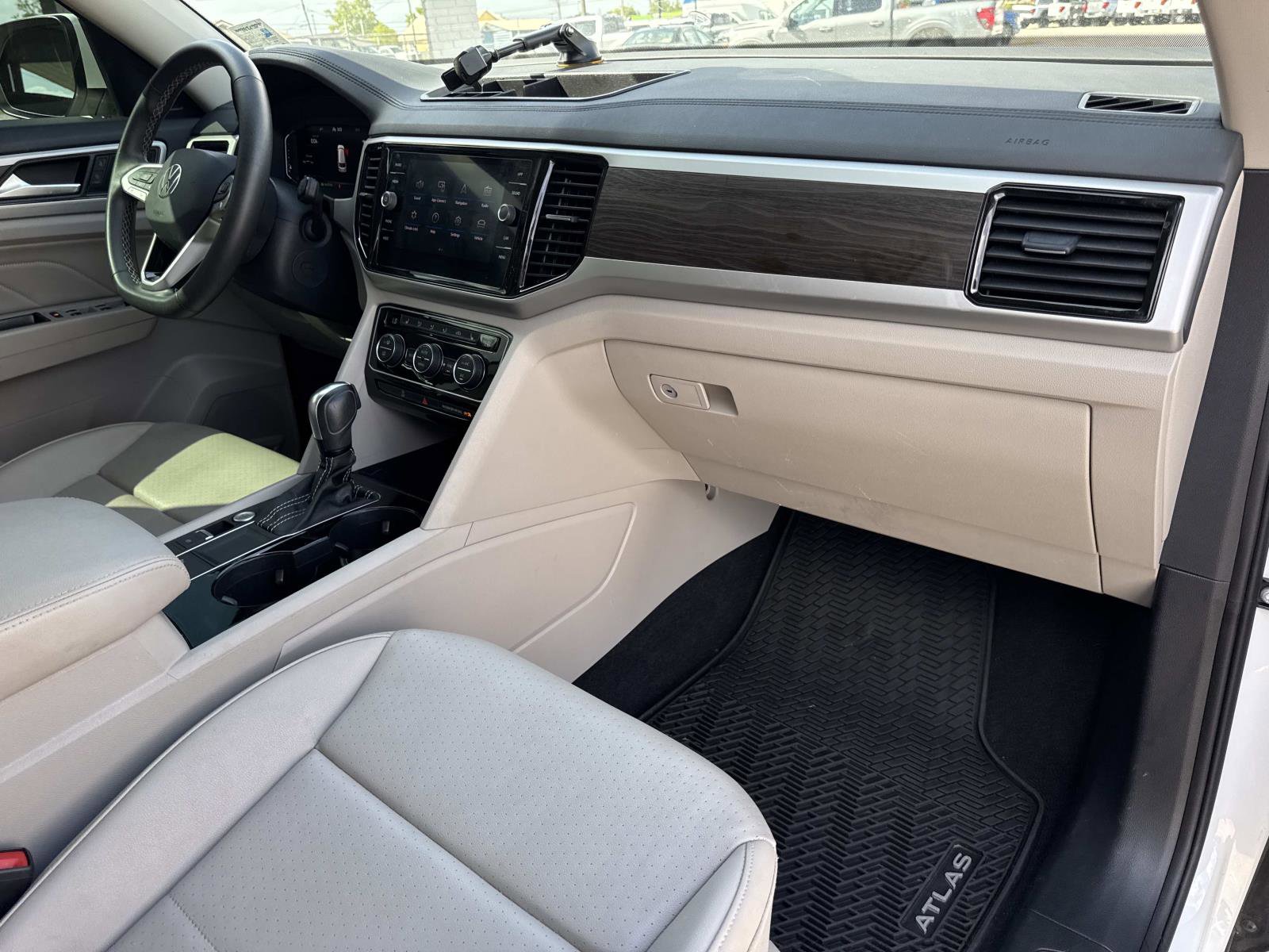 Used 2022 Volkswagen Atlas SE image 13