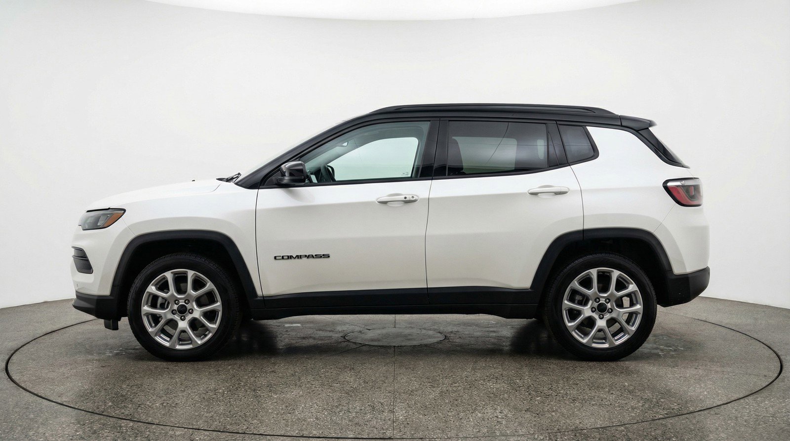 Used 2025 Jeep Compass Limited image 5