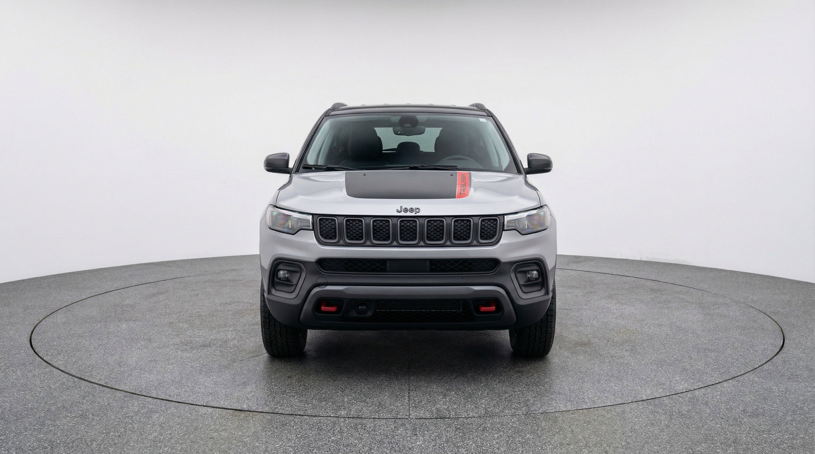 Used 2025 Jeep Compass Trailhawk AWD/4WD image 2