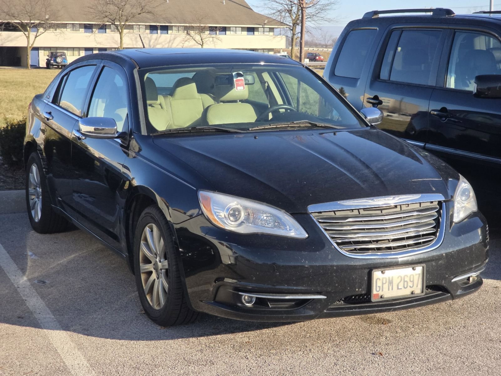 Used 2014 Chrysler 200 Limited w/ Sun/Sound Group image 2
