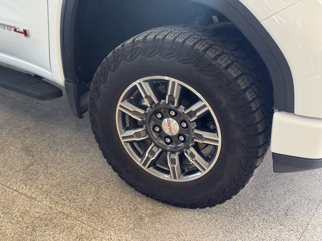 Used 2024 GMC Sierra 1500 AT4 w/ AT4 Premium Package image 4
