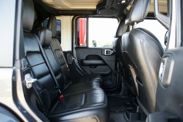 Used 2018 Jeep Wrangler Unlimited Sahara image 28