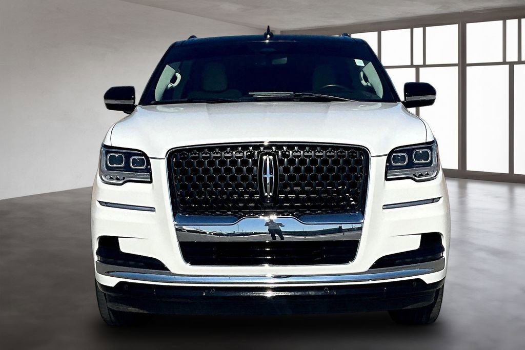 Used 2022 Lincoln Navigator Black Label AWD/4WD image 3
