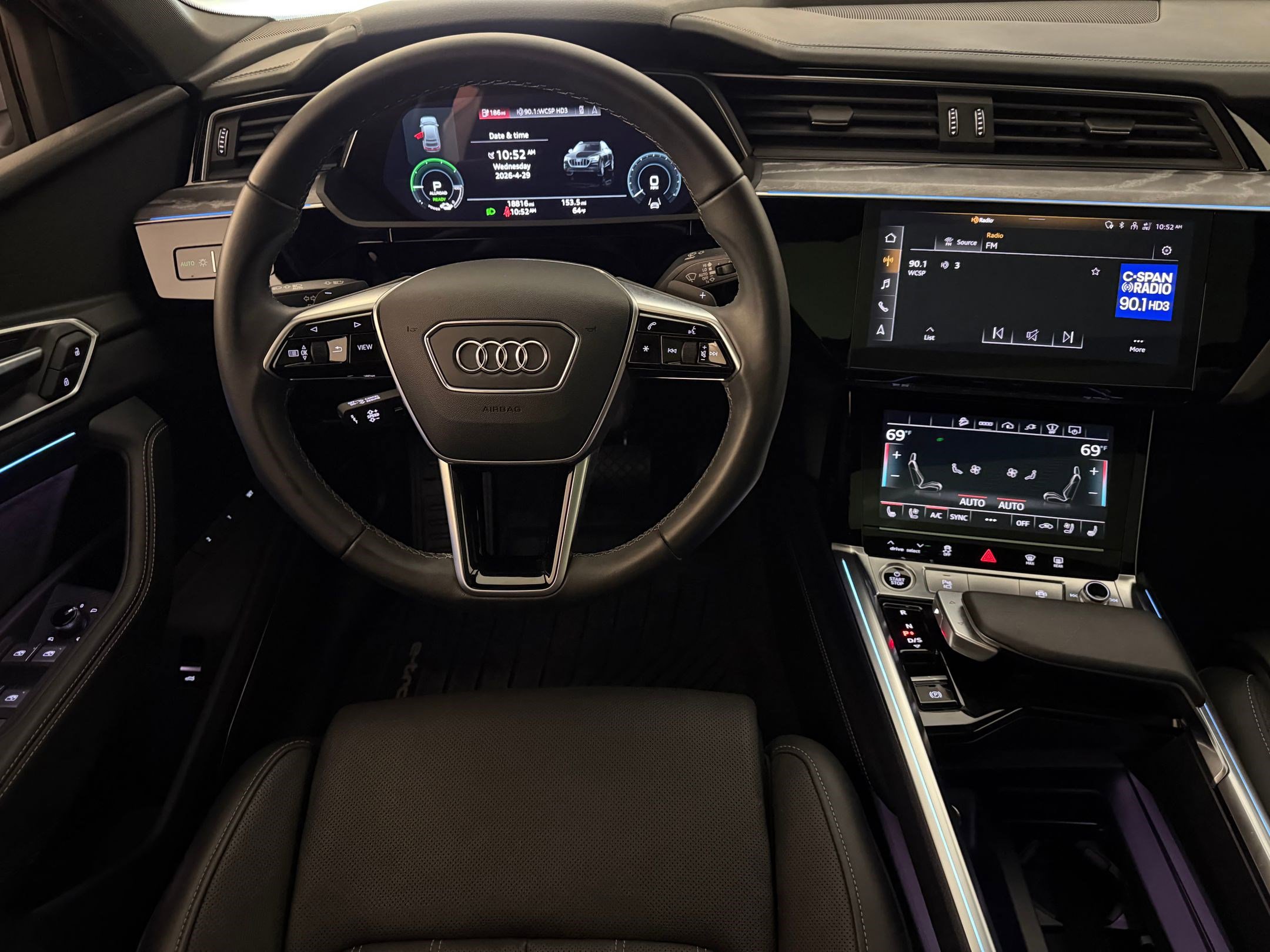 Used 2023 Audi e-tron Prestige w/ Prestige Package AWD/4WD image 27