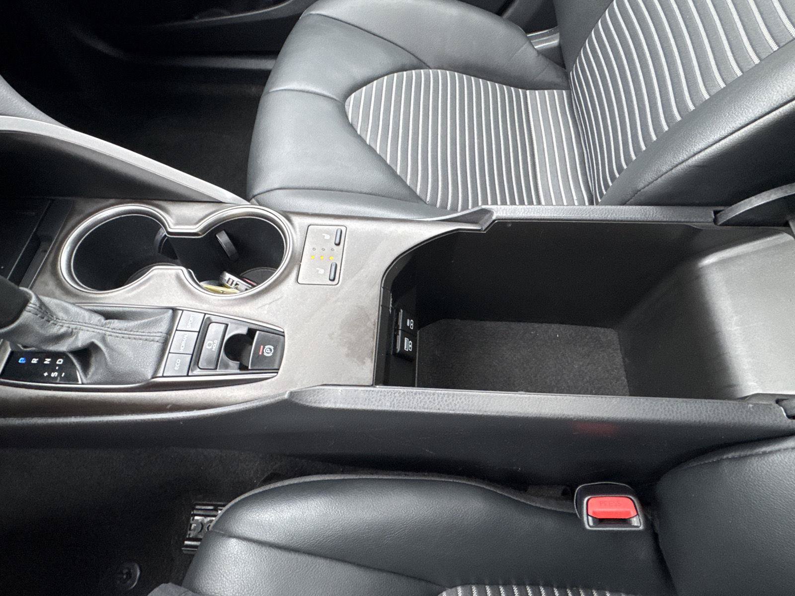 Used 2023 Toyota Camry SE w/ Cold Weather Package AWD/4WD image 25