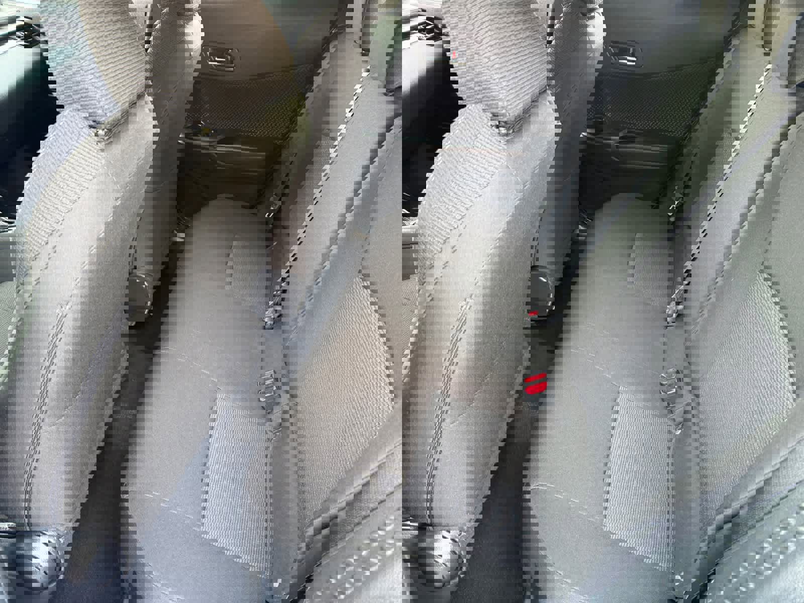 Used 2019 Toyota C-HR XLE image 11