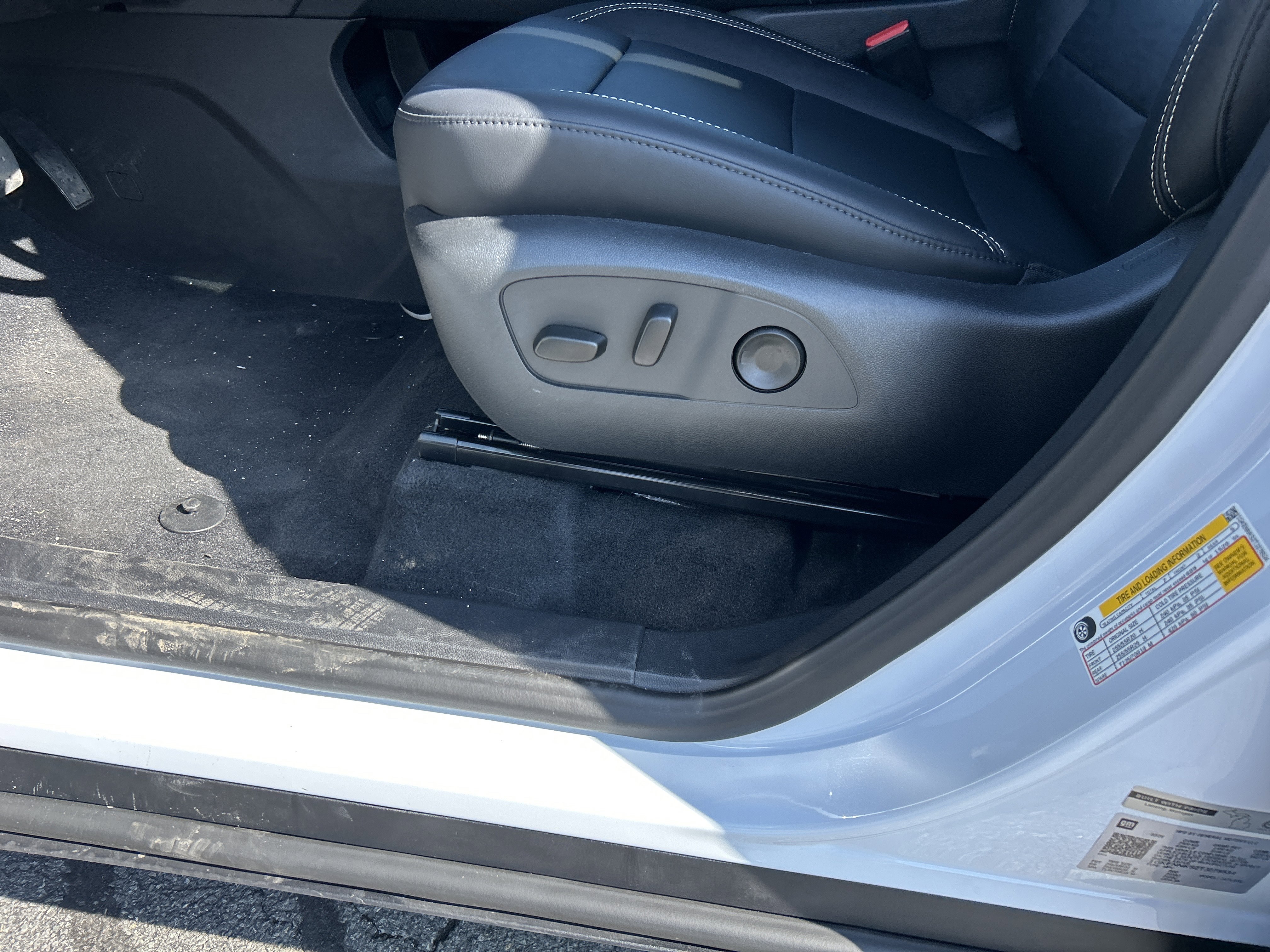 Used 2026 GMC Acadia Elevation w/ Elevation Premium Package image 14