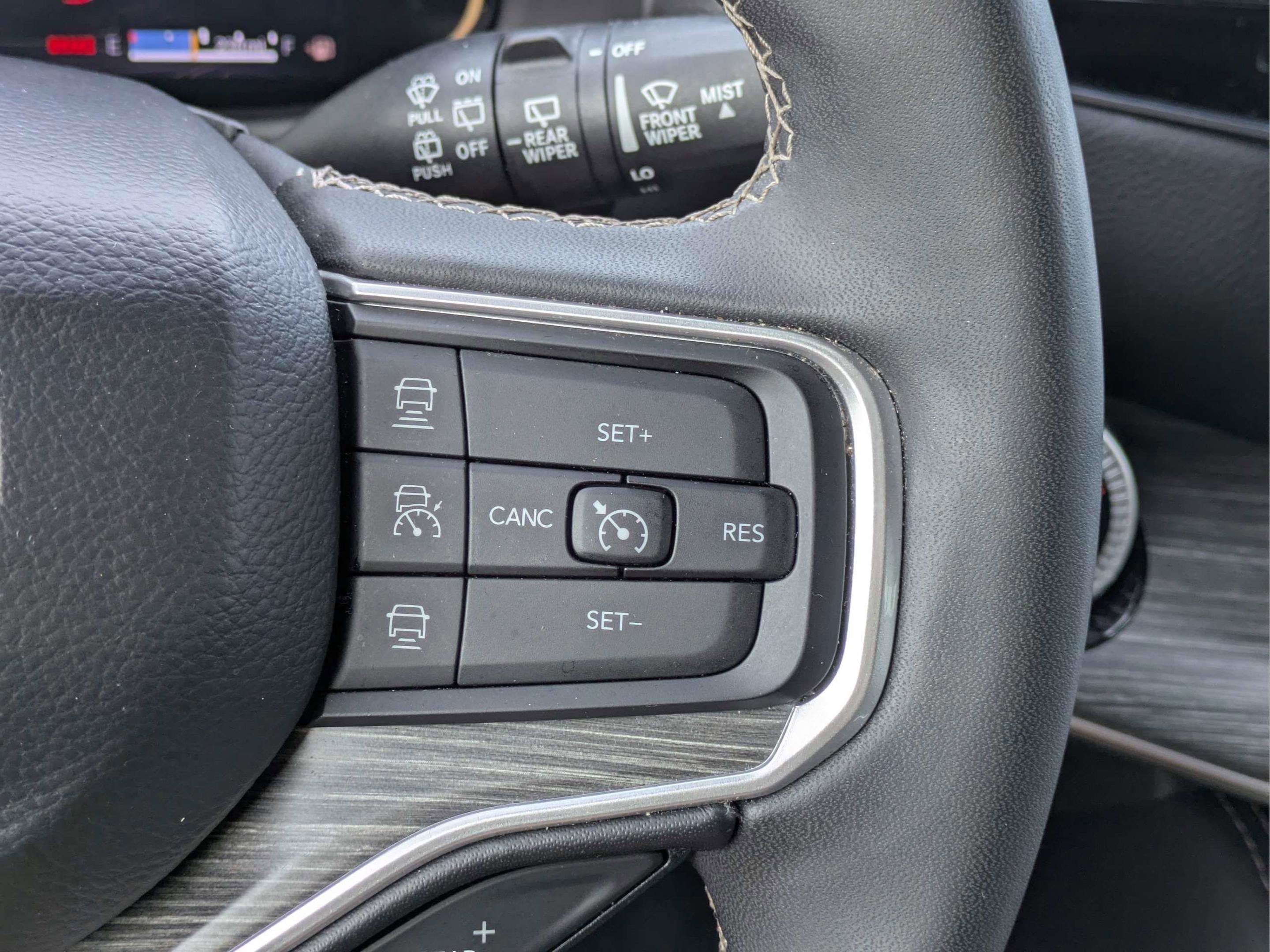 Used 2024 Jeep Wagoneer L Series III w/ Flexible Seating Group AWD/4WD image 24