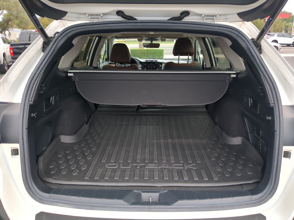 Used 2020 Subaru Outback Touring w/ Popular Package #2 AWD/4WD image 10