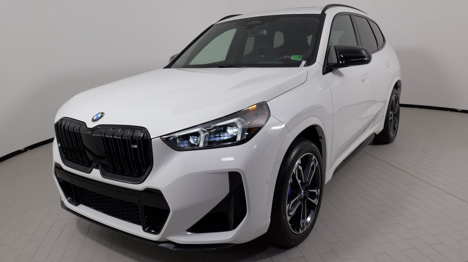 Used 2024 BMW X1 M35i w/ Premium Package image 4