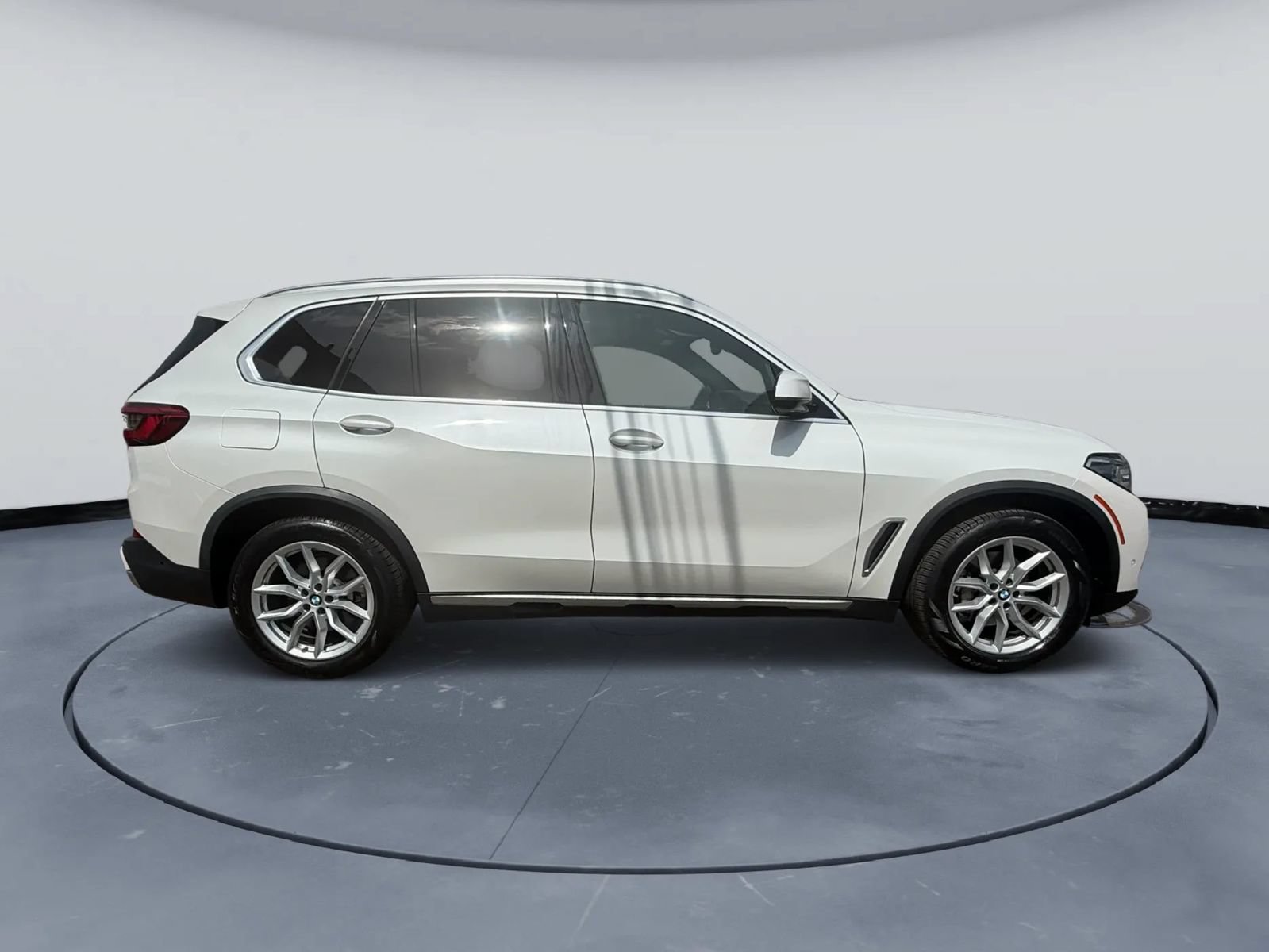 Used 2019 BMW X5 xDrive40i AWD/4WD image 2