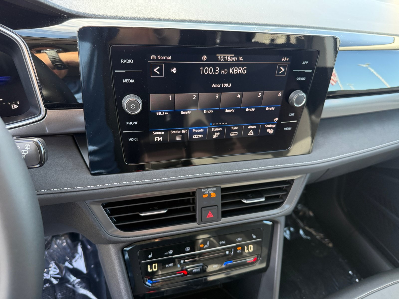 New 2026 Volkswagen Taos SE AWD/4WD image 12