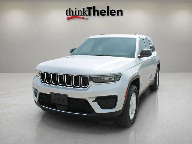 Used 2023 Jeep Grand Cherokee Laredo image 4