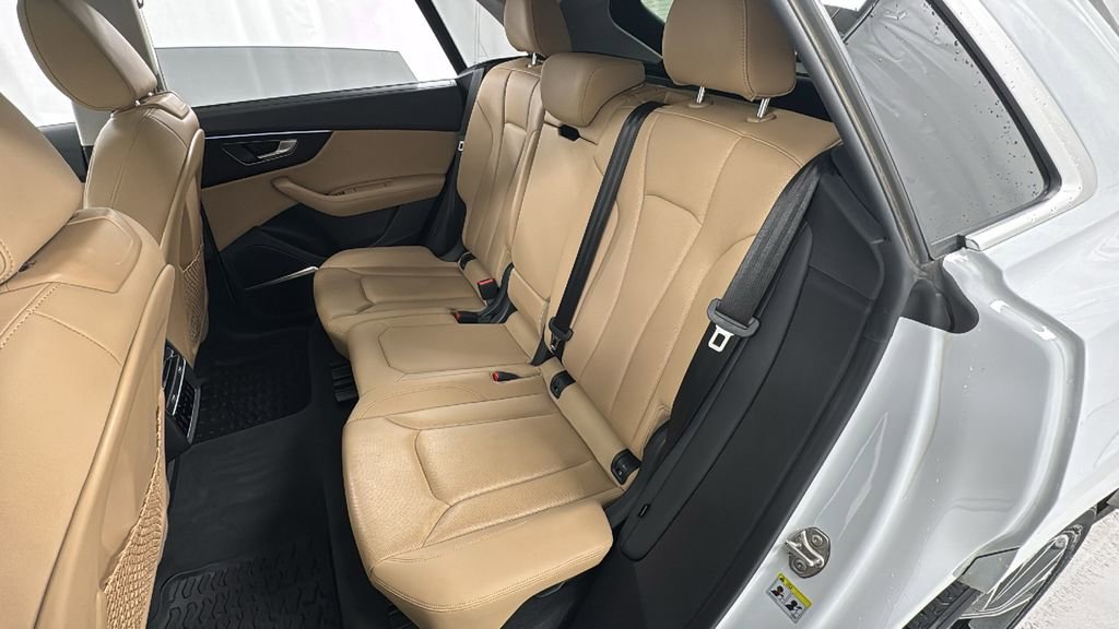 Used 2023 Audi Q8 Prestige image 12