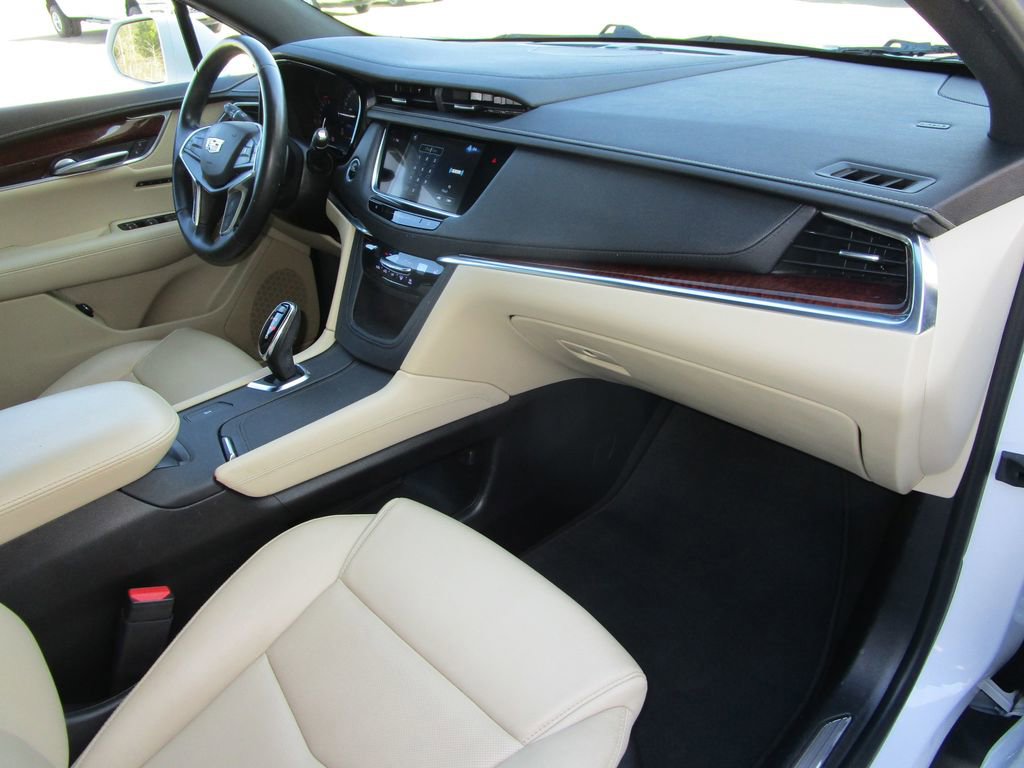 Used 2019 Cadillac XT5 Luxury image 24