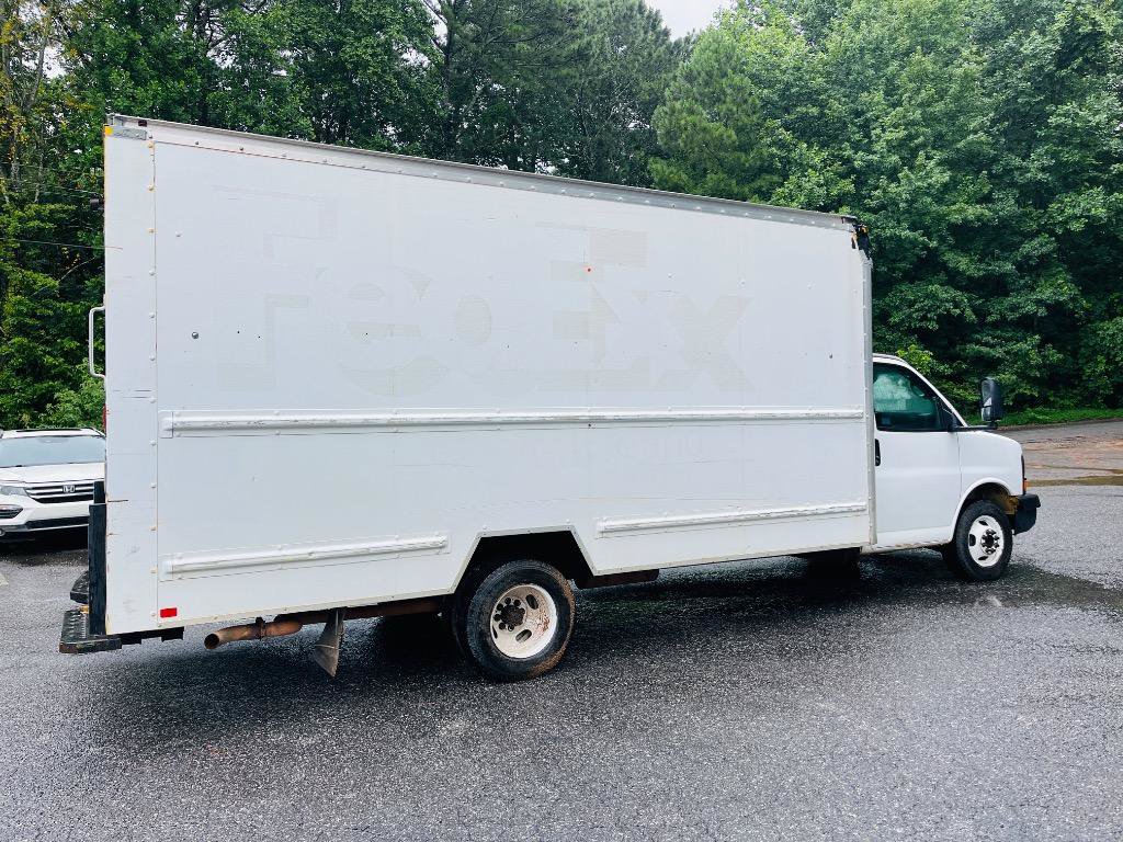Used 2014 GMC Savana 3500 Extended RWD image 10