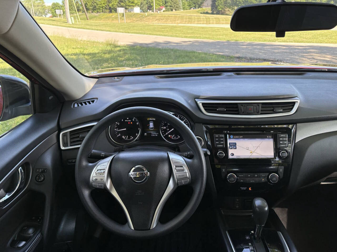 Used 2015 Nissan Rogue SV w/ SV Premium Package AWD/4WD image 19