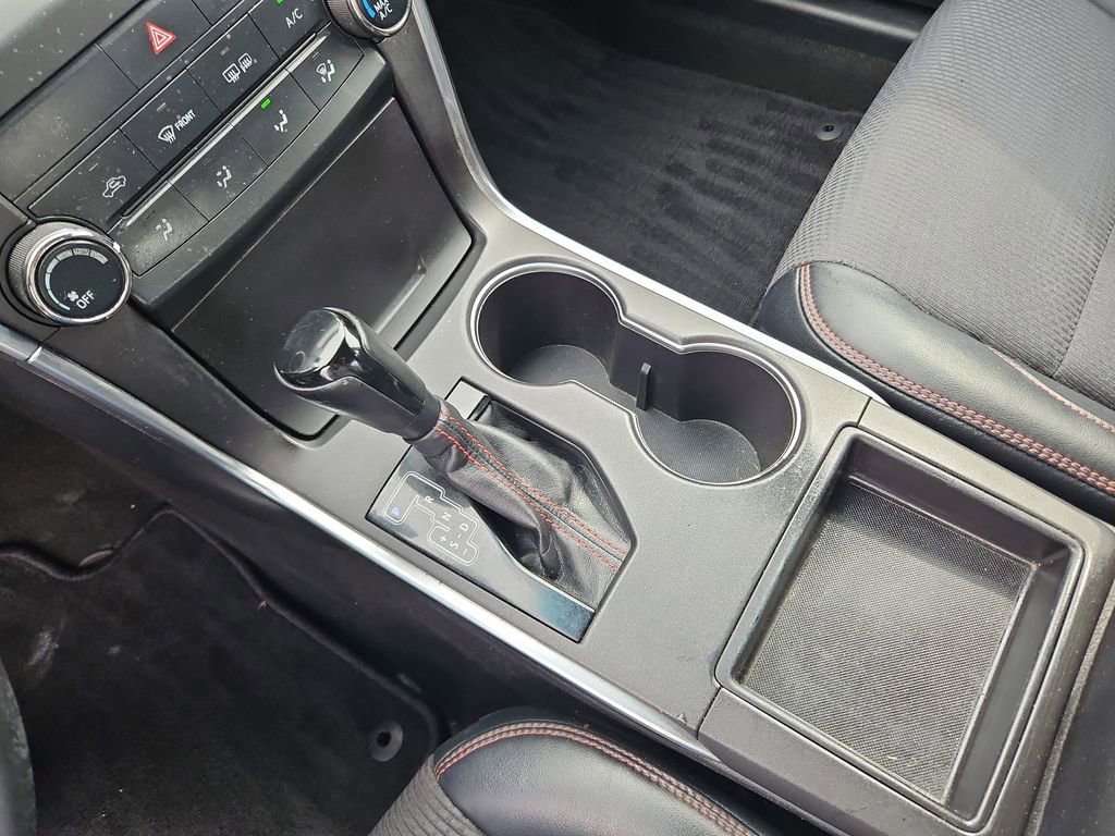 Used 2017 Toyota Camry SE image 17