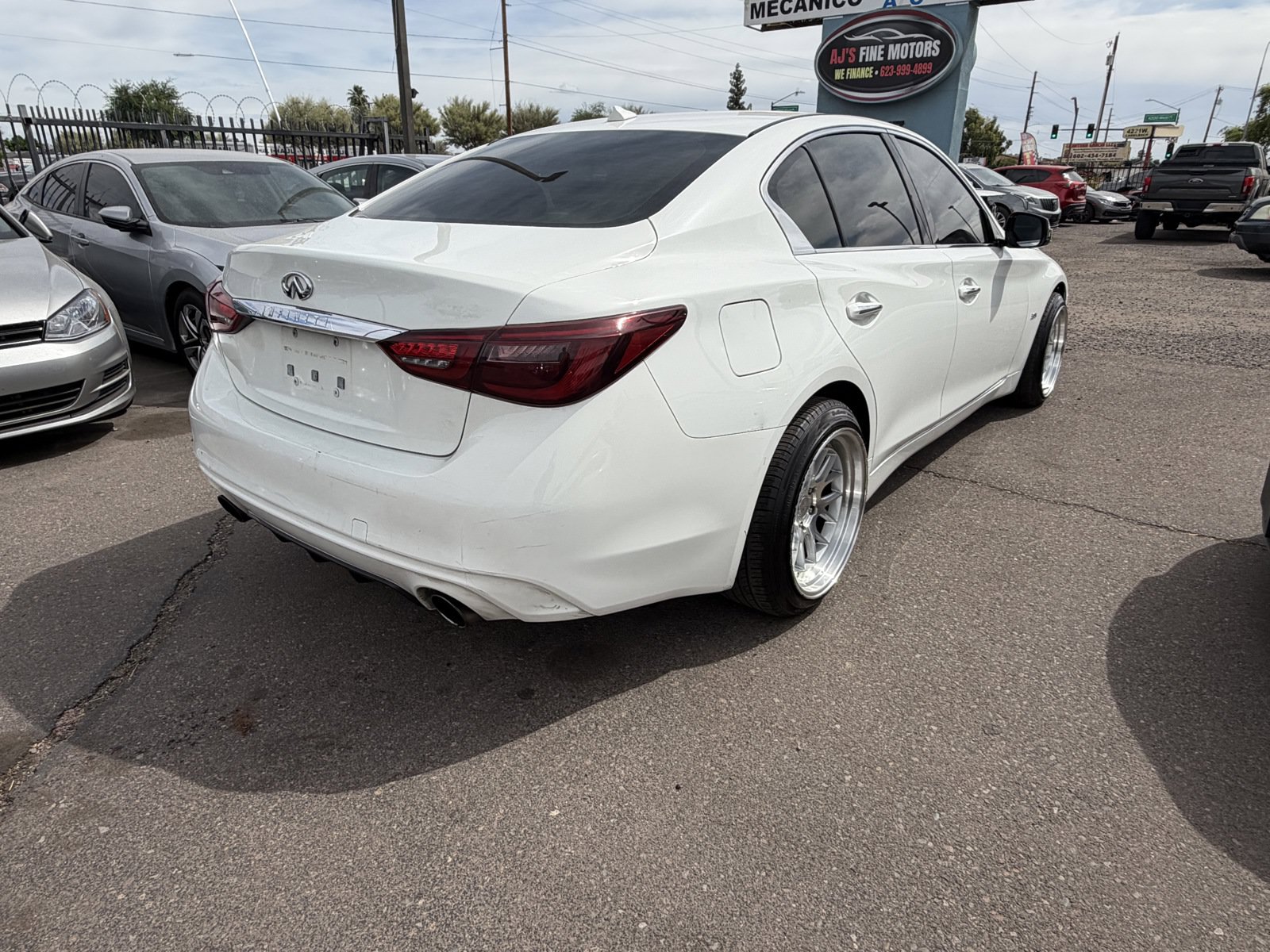 Used 2018 INFINITI Q50 Luxe RWD image 4