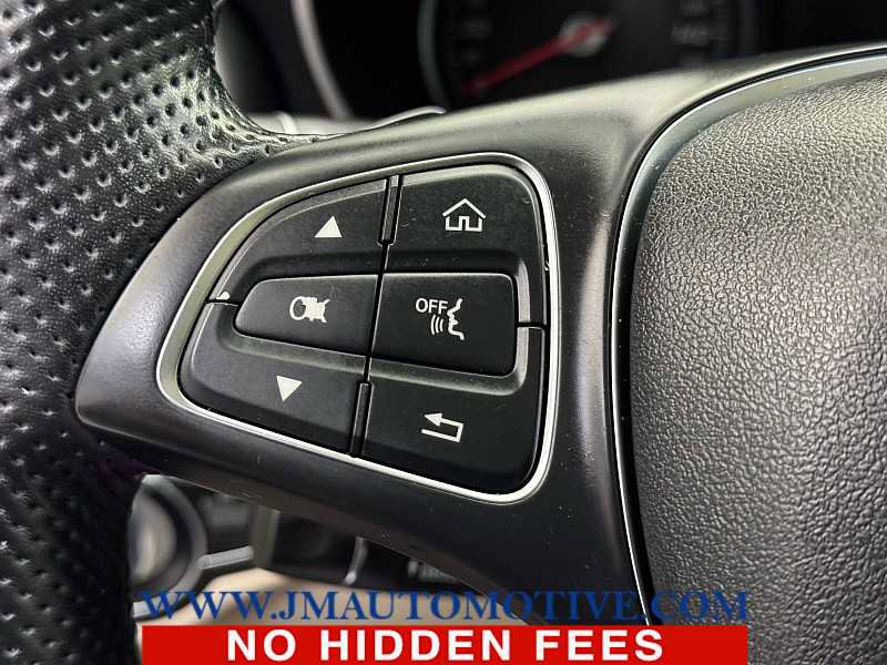 Used 2019 Mercedes-Benz GLC 300 4MATIC image 40