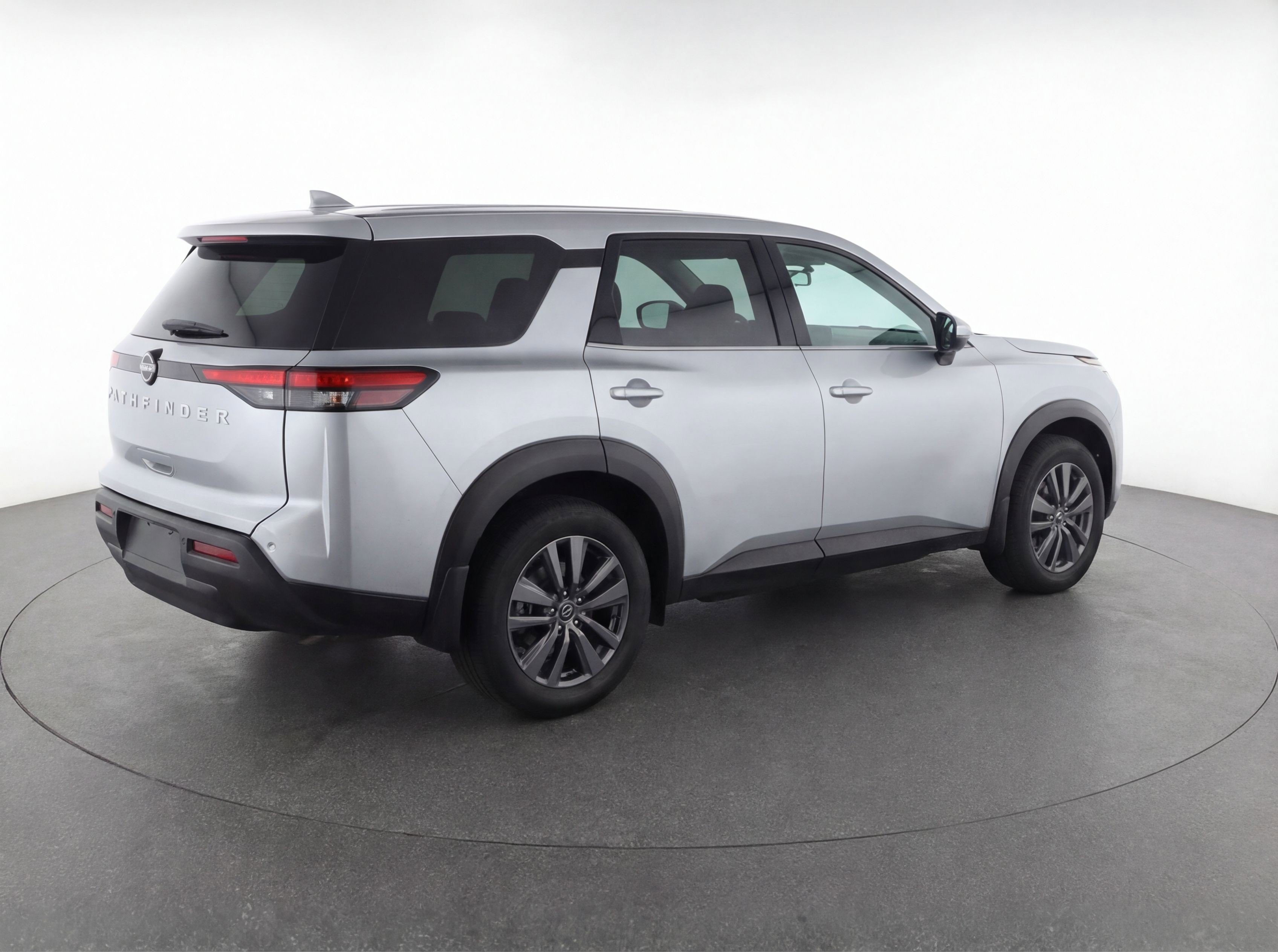 Used 2024 Nissan Pathfinder S FWD image 9