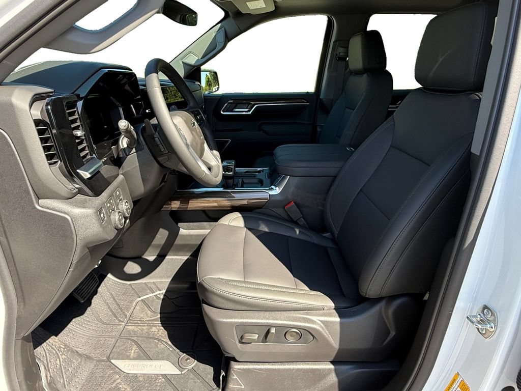 New 2026 Chevrolet Silverado 1500 RST w/ Convenience Package II AWD/4WD image 9