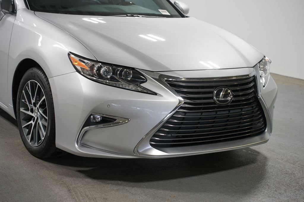 Used 2018 Lexus ES 350 w/ Luxury Package w/Wood Trim FWD image 4