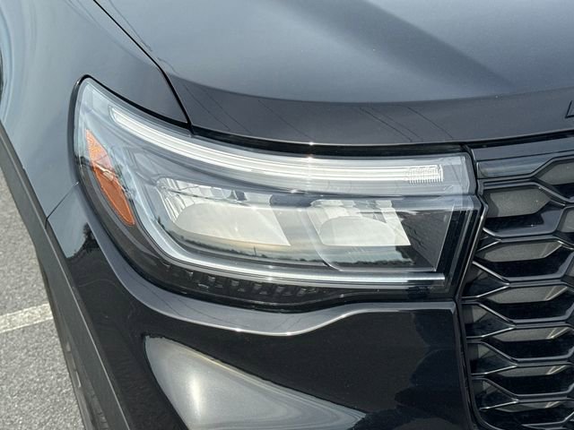 Used 2025 Ford Explorer ST AWD/4WD image 12