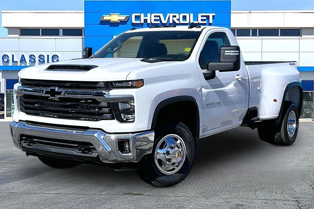 New 2026 Chevrolet Silverado 3500 LT image 2