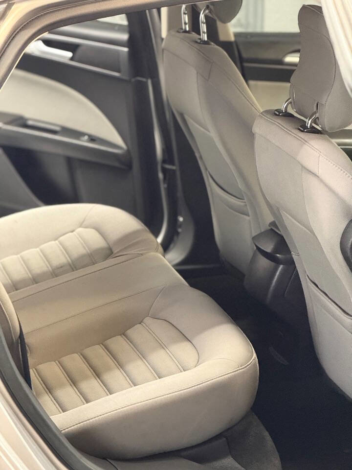 Used 2013 Ford Fusion S FWD image 11