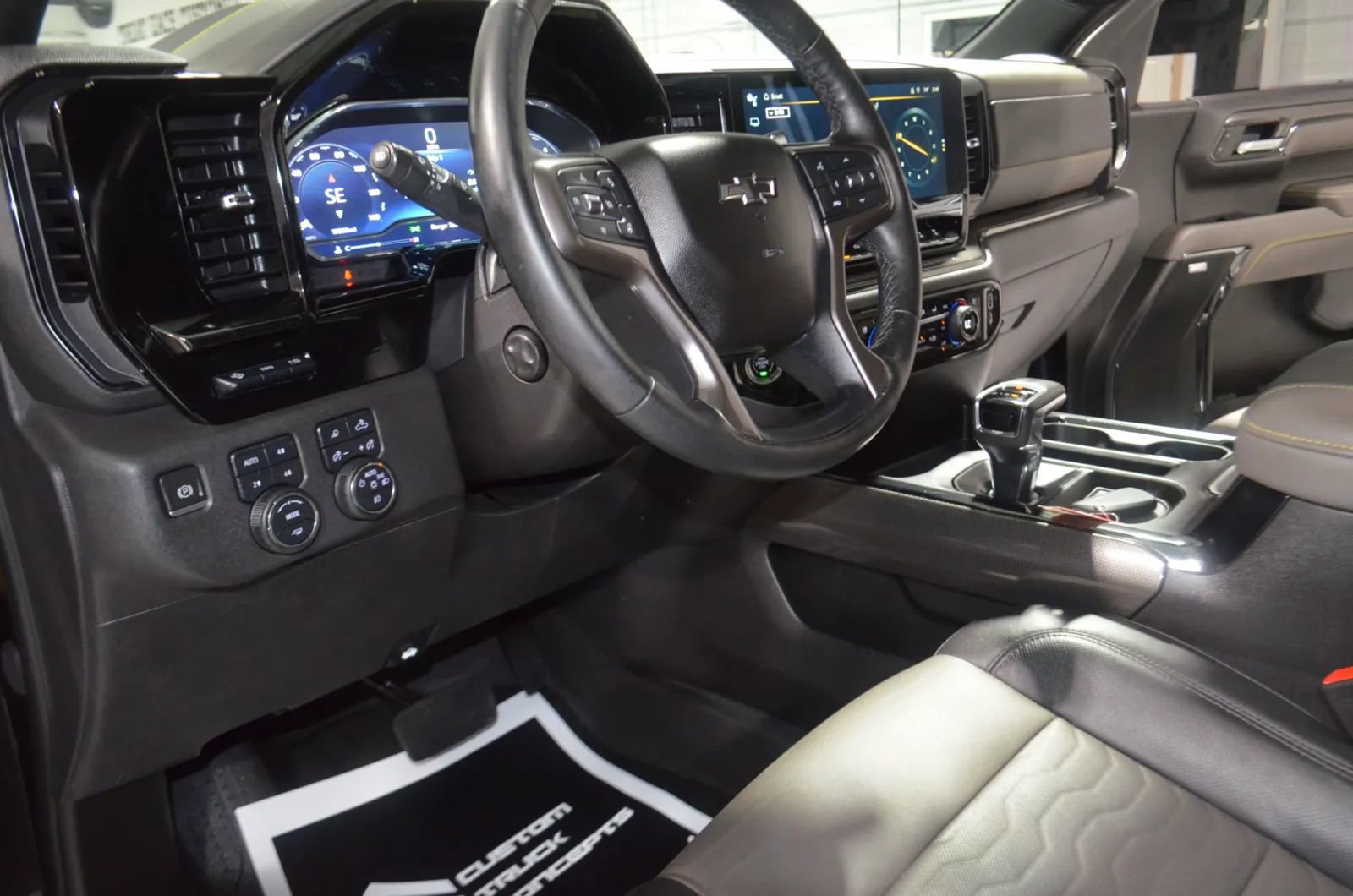 Used 2023 Chevrolet Silverado 1500 ZR2 w/ Technology Package AWD/4WD image 18