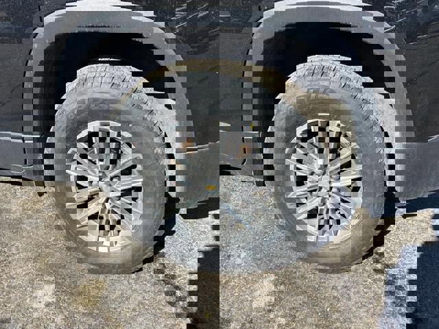 Used 2023 Chevrolet Traverse LT w/ LPO, Floor Liner Package image 27