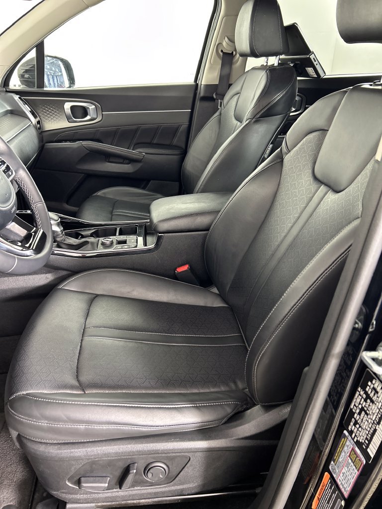 Used 2023 Kia Sorento SX AWD/4WD image 12