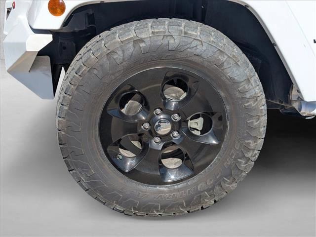 Used 2018 Jeep Wrangler Unlimited Sahara w/ Connectivity Group image 25