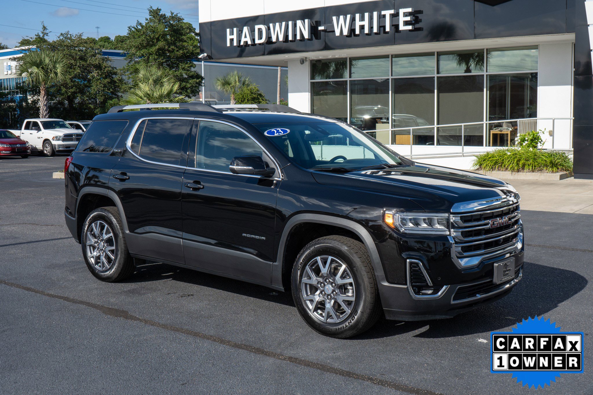 Used 2023 GMC Acadia SLT w/ Technology Package